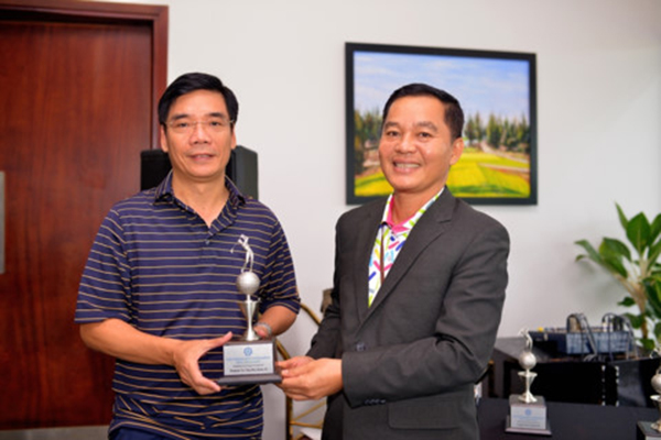 Giải golf chào mừng APEC 2017 diễn ra thành công