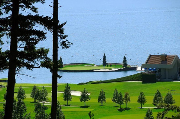 sân golf 'trôi' Coeur d’Alene Resort Golf Course tại Mỹ